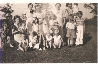 Dusseau, Burgard & Stasiak Kids with Hattie Burgard,Mary Dusseau, Martha Stasiak, Helen Wrzesinski & Sally Stasiak